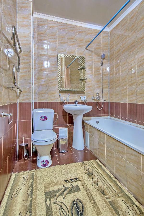 Cozy Apartment On Rozybakiev 145. Atakent Almaty Exteriér fotografie