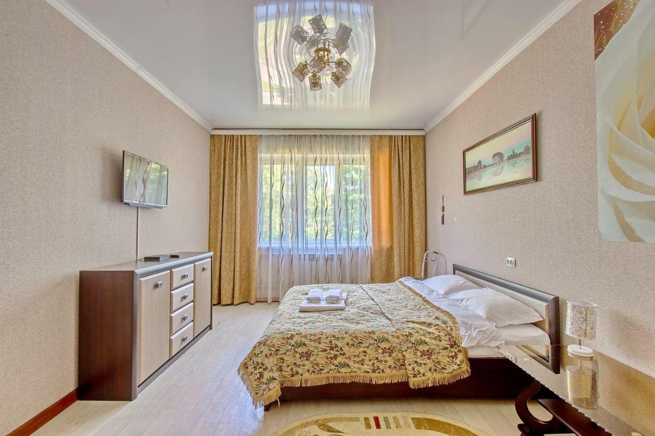 Cozy Apartment On Rozybakiev 145. Atakent Almaty Exteriér fotografie