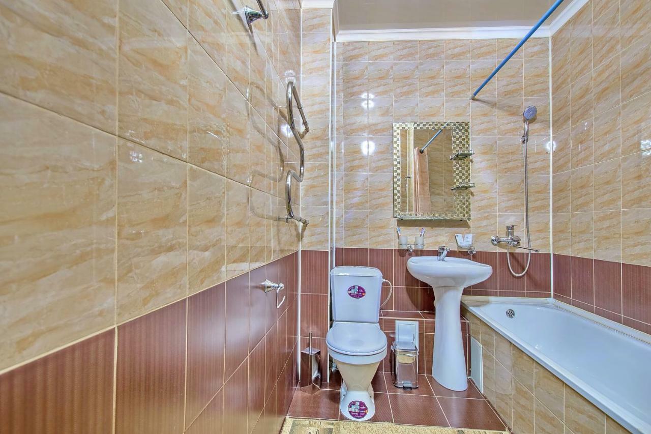 Cozy Apartment On Rozybakiev 145. Atakent Almaty Exteriér fotografie