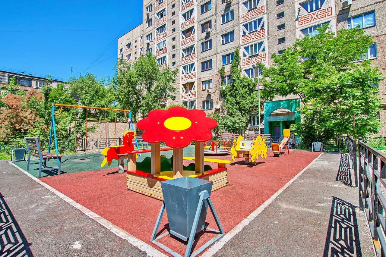 Cozy Apartment On Rozybakiev 145. Atakent Almaty Exteriér fotografie